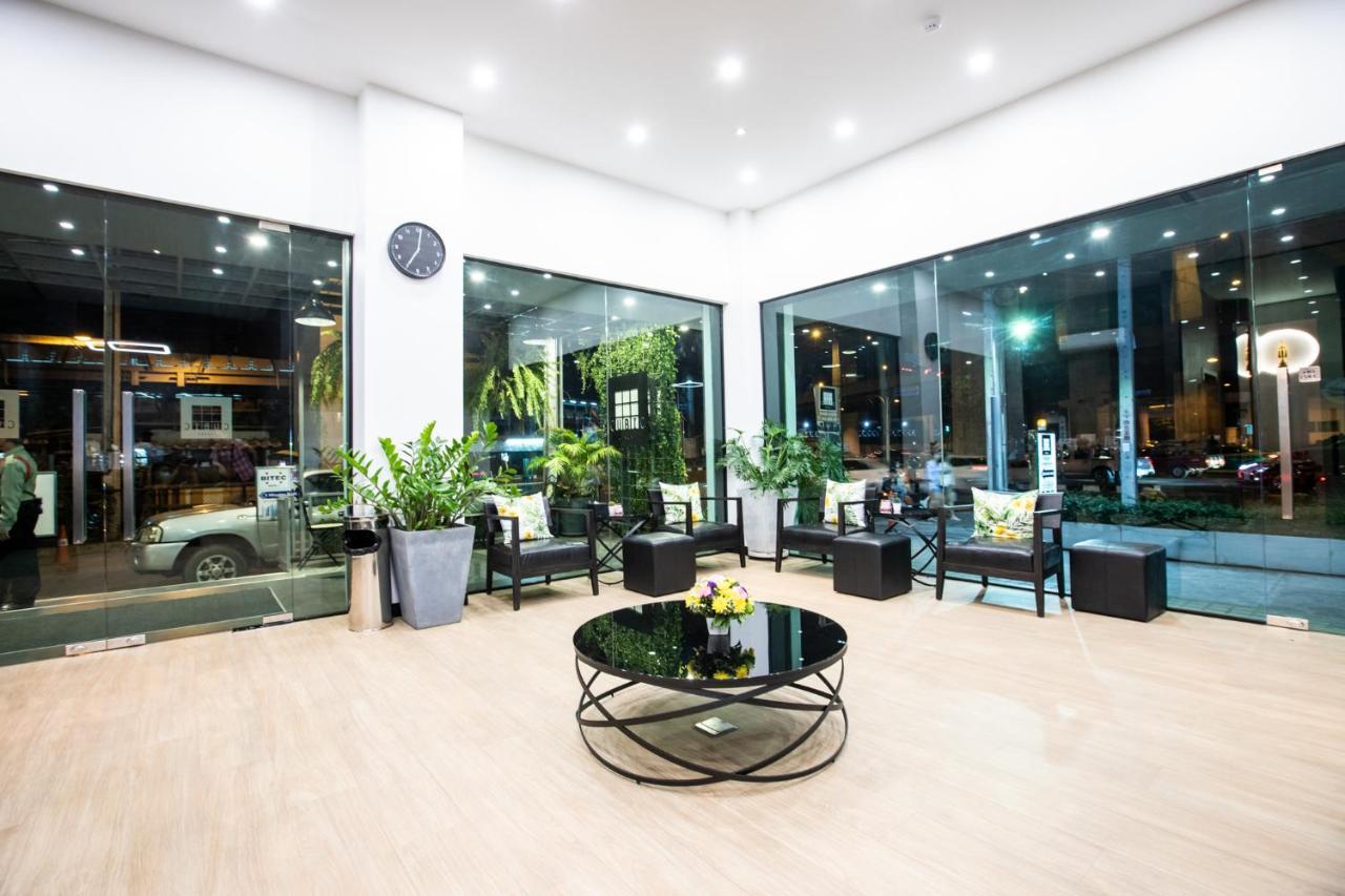 Cubic Bangna Hotel Bangkok Bagian luar foto